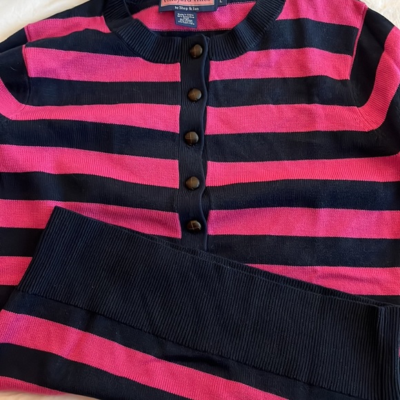 Vineyard Vines Sweater - Picture 5 of 6